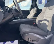 Notranja slika - Volvo XC60 - B4P Momentum PRO AT FWD KAMERA-GRETJE.SED.-DAB+ - 7 - Predogledna slika