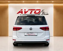 Notranja slika - VW Touran - 2.0 TDI-R-LINE-BI-XENON-LED-PANORAMA-NAVI-PDC-... - 8 - Predogledna slika