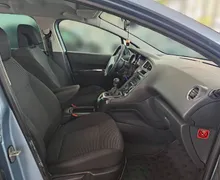 Notranja slika - Peugeot 5008 - 1.6 HDi-ODLIČEN-GARANCIJA-SLOVENSKO POREKLO - 11 - Predogledna slika