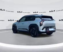 Notranja slika - KIA EV3 - GT-Line 81.4 kWh baterija. doseg do 605km... - 7 - Predogledna slika