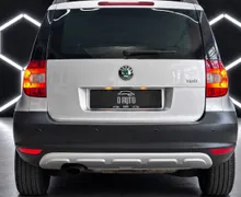 Notranja slika - Škoda Yeti - 1.2 TSI  DSG+PANORAMA+KLJUKA+TEMPOMAT+SLO.VOZILO.. - 16 - Predogledna slika