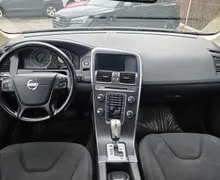 Zunanja slika - Volvo XC60 - FWD D4 MOMENTUM AVTOMATIK-ALU PLATIŠČA-KLIMA-NAVI - 9 - Predogledna slika