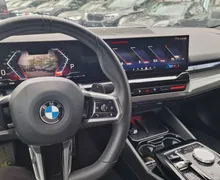 Notranja slika - BMW serija 5: - 520i Avt. M-SPORT POLOG 5600 - 10 - Predogledna slika