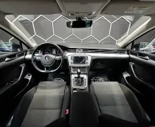 Notranja slika - VW Passat Variant - 2.0 TDI DSG-F1-LED-ACC-KLJUKA-ODLIČEN... - 9 - Predogledna slika