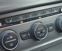 Zunanja slika - Volkswagen Golf - 2.0 TDI BMT HIGHLINE DSG GRETJE SEDEŽEV-ALU-PDC - 17 - Predogledna slika