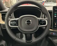 Notranja slika - Volvo XC60 - B5 P AWD Plus Dark... - 13 - Predogledna slika