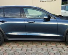 Zunanja slika - Volvo V60 Cross Country - B4 AWD Pro +ACC+Memory+18 Col+Gretje+12.mes.jam - 4 - Predogledna slika