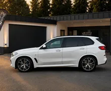 Notranja slika - BMW serija X5: - XDRIVE 3.0D•ZRAČNO•PANO•LASER•21COL•ICONIC GLOW... - 8 - Predogledna slika