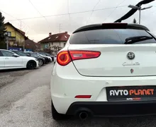 Zunanja slika - Alfa Romeo Giulietta - 1.4 TB 16v Distinctive Sport 3 SLO.VOZILO LED A17 - 15 - Predogledna slika