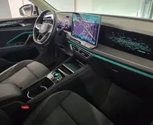 Notranja slika - Volkswagen Tiguan - 2.0 TDI Elegance DSG - LED Plus.alcantara.kamera - 10 - Predogledna slika