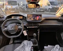 Zunanja slika - Peugeot 208 - ALLURE PureTech 100 + Bon za zimske gume - 11 - Predogledna slika