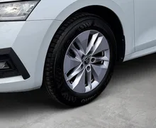 Zunanja slika - Škoda Octavia - 2.0 TDI Ambition-LED-Masaža v. sedežPDC-AppConnect - 6 - Predogledna slika