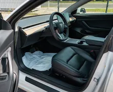 Notranja slika - Tesla Model 3 - Standard Range Plus - 8 - Predogledna slika