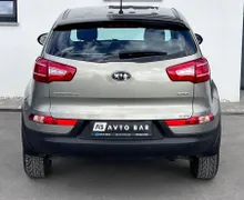 Notranja slika - KIA Sportage - 1.7 CRDi+SLO... - 7 - Predogledna slika