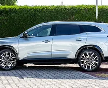 Zunanja slika - Renault Espace - iconic E-Tech hybrid 200 + ZIMSKE GUME + VINJETA - 16 - Predogledna slika