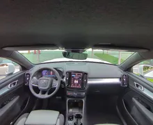 Notranja slika - Volvo XC40 - B3 P Core AT DCT 3 leta garancije + 3 servisi... - 20 - Predogledna slika
