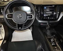Zunanja slika - Volvo XC60 - 2.0 D4 R Design AWD -VIRTUAL -KAMERA -NAVI - 9 - Predogledna slika