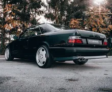 Zunanja slika - Mercedes-Benz E-Razred - CE300 AMG Usnje Starodobnik Strešno okno Klima - 4 - Predogledna slika