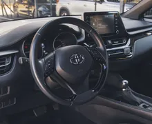 Zunanja slika - Toyota C-HR - CH-R 1.8 HYBRID SMART-BLACK PACK-LED-ACC-KAM-SLO-17C - 7 - Predogledna slika