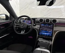 Notranja slika - Mercedes-Benz C-Razred - 220d AMG-Line|ACC|Pano|Kljuka|360K|HUD|KeyGo... - 9 - Predogledna slika
