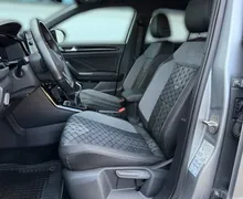 Notranja slika - Volkswagen T-Roc - 1.5 TSI BMT R-Line-SLO-IQ Light-Mrtvi kot-Vzv.kam - 7 - Predogledna slika
