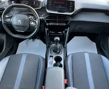 Notranja slika - Peugeot 2008 - 1.2 PURETECH 130 ALLURE-1 LASTNICA-ALU-NAVI-KAM... - 8 - Predogledna slika