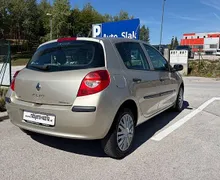 Zunanja slika - Renault Clio - 1.2 16V Dynamique Confort KOT NOV 1 LASTNIK - 6 - Predogledna slika