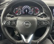 Notranja slika - Opel Insignia - Sports 2.0 CDTi Innovation Avt.NEMŠKI+4ALU.USNJE - 10 - Predogledna slika