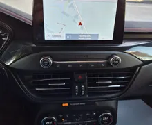 Zunanja slika - Ford Focus - 1.0  ST-Line navi-kamera-pdc-acc-alu - 10 - Predogledna slika
