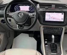 Notranja slika - Volkswagen Tiguan - 2.0 TDI•DSG•4X4•PANO•R LINE•FUL LED•VIRTUAL•ACC• - 9 - Predogledna slika