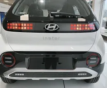 Zunanja slika - Hyundai Inster - 42 KWH TREND-GRETJE SEDEŽEV-APPLE-DAB-KAMERA-VIDEO - 5 - Predogledna slika