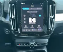 Notranja slika - Volvo XC40 - B3 P Core AT DCT 3 leta garancije + 3 servisi... - 18 - Predogledna slika