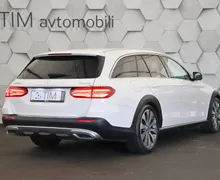 Zunanja slika - Mercedes-Benz E Class All-Terrain - 220d 4-Matic 9G-Tronic AirMATIC 194KM - 3 - Predogledna slika