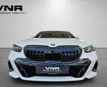 Zunanja slika - BMW serija 5: - 540d xDrive Avt. |M-OPTIC|ICON|HL.SED|360-KAM|A20| - 2 - Predogledna slika