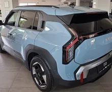 Zunanja slika - KIA EV3 - 58.3 kWh baterija. 150 kW  204 KM  Sky - 6 - Predogledna slika