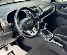 Notranja slika - KIA Sportage - 1.7 CRDi+SLO+ALU+PDC+USB - 10 - Predogledna slika