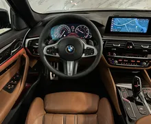 Notranja slika - BMW serija 5: - 530d xDrive |M-Sport|Pano|4WS|Kamera|HUD|Memory| - 10 - Predogledna slika