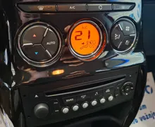 Notranja slika - Citroën C3 - 1.2 VTi PureTech Exclusive KREDIT BREZ POLOGA - 12 - Predogledna slika