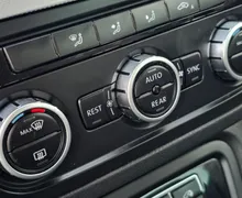 Zunanja slika - Volkswagen Sharan - 2.0 TDI BLUEMOTION XENON-7SEDEŽEV-SLOVENSKI - 17 - Predogledna slika