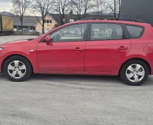 Zunanja slika - Hyundai i30 Wagon - 1.6 CRDI + UGODNO - 8 - Predogledna slika