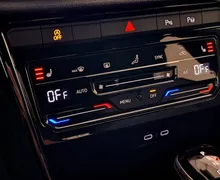 Zunanja slika - Volkswagen T-Roc - 1.5 TSI Sport DSG•PANO•MRTVI KOTI•KEYLESS•ACC• - 14 - Predogledna slika