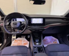 Notranja slika - Škoda Octavia - RS 2.0 TSI-VIRTUAL-FULL LED-ACC-KAMERA-NAVI-AVT-.. - 11 - Predogledna slika