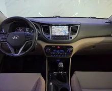 Notranja slika - Hyundai Tucson - 4WD 2.0 CRDi Slovensko vozilo - Kamera - Kljuka - 10 - Predogledna slika