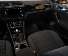 Notranja slika - Volkswagen Touran - 2.0 TDI R-Line DSG 1.Lastnik-Slov.poreklo-7 Sedeže - 20 - Predogledna slika