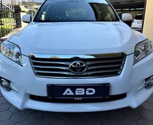 Zunanja slika - Toyota RAV4 - 2.2 D-4D . LASTNIK VLEČNA KLJUKA LETNO JAMSTVO - 2 - Predogledna slika
