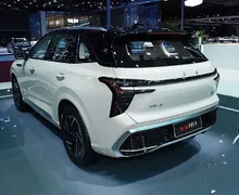 Zunanja slika - Hongqi HS3 - 1.5T + PANORAMA + 360KAMERA + NOVO NA TRGU - 2 - Predogledna slika