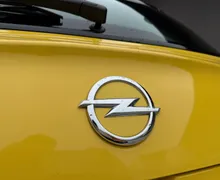 Zunanja slika - Opel Adam - 1.4 BLACK JACK • 1.LASTNICA • SLO. VOZ. • TEMPOMAT - 10 - Predogledna slika