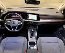 Notranja slika - Volkswagen Golf - Volkswagen  Variant 2.0 TDI VIRTUAL ACC AMBIENT LANE KEYLESS - 8 - Predogledna slika