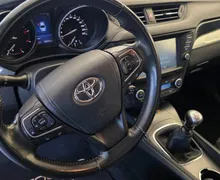 Notranja slika - Toyota Avensis - 2.0 D-4D Luna Sloven. poreklo-Brez pologa 84 obrok - 16 - Predogledna slika