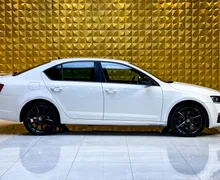 Notranja slika - Škoda Octavia - RS 2.0 TDI AUT.-KAMERA-F1-NAVI-CANTON - 12 - Predogledna slika